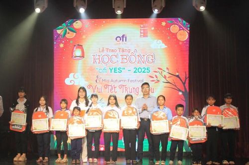 Chi nhánh Công ty TNHH Olam tại Gia Lai tặng 85 suất học bổng cho con em công nhân vượt khó học giỏi