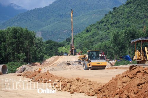 Gỡ 'điểm nghẽn' giải phóng mặt bằng cho các dự án giao thông