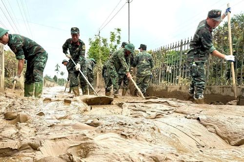 Bộ Chỉ huy Quân sự tỉnh Lào Cai huy động tối đa lực lượng, nỗ lực giúp dân