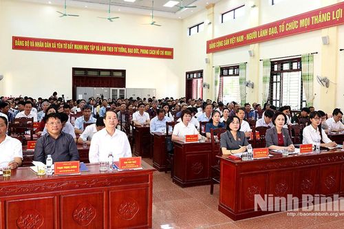 Đồng chí Phó Chủ tịch Quốc hội Nguyễn Thị Thanh tiếp xúc cử tri xã Khánh Trung và xã Yên Từ