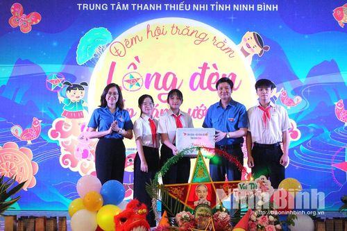Trung tâm Thanh, thiếu nhi tỉnh tổ chức Chương trình 'Lồng đèn thắp sáng ước mơ'