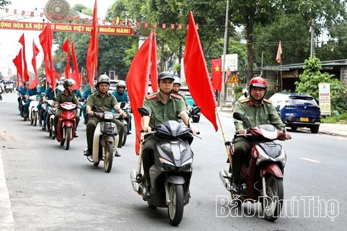 Ra quân xây dựng Cao Phong sáng – xanh – sạch – đẹp, an toàn giao thông