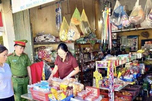 Mường Vang kiểm tra an toàn thực phẩm dịp Tết Trung thu