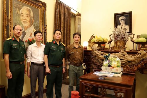 'Cửa sổ 30 Hoàng Diệu vẫn mở đấy thôi...!'