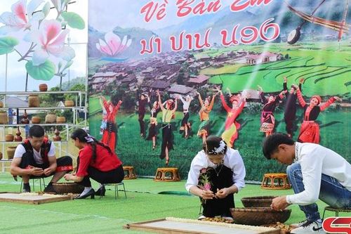 Gameshow 'Về bản em' tại xã Nậm Ty và Chiềng Khương