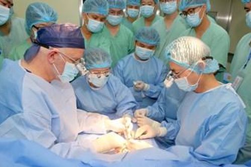 Khám, tư vấn dị tật bàn tay bẩm sinh và di chứng sau phẫu thuật bàn tay