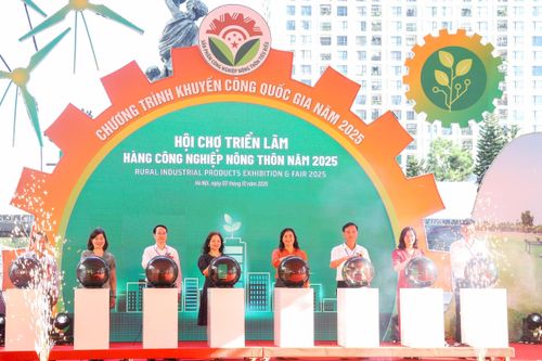 Khai mạc Hội chợ triển lãm hàng công nghiệp nông thôn năm 2025: Lan tỏa giá trị sản phẩm Việt
