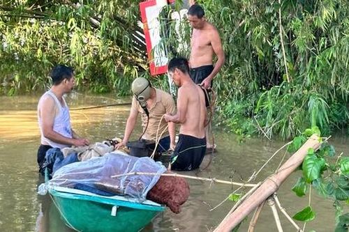 Bắc Ninh: Hàng trăm cán bộ, chiến sĩ và người dân xuyên đêm khắc phục sự cố đê sông