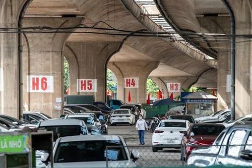 Quản lý bãi xe dưới gầm cầu: Giám sát chặt, không thể 'khoán trắng' cho chủ bãi
