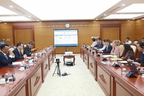 Bộ Tài chính và Ngân hàng Thế giới huy động nguồn lực tài chính cho nhu cầu hạ tầng của Việt Nam