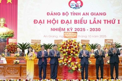 Phấn đấu đưa tỉnh An Giang trở thành đầu tàu kinh tế của vùng Đồng bằng Sông Cửu Long