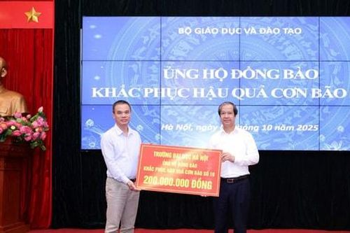 Ngành Giáo dục quyên góp hơn 3,6 tỷ đồng hỗ trợ vùng bão lũ