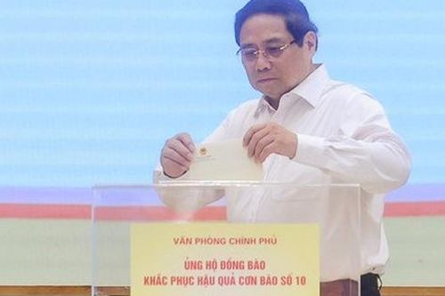 Lãnh đạo Chính phủ ủng hộ đồng bào bị thiệt hại do bão lũ