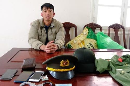 Bắt giữ thanh niên giả danh công an để 'tạo uy tín'