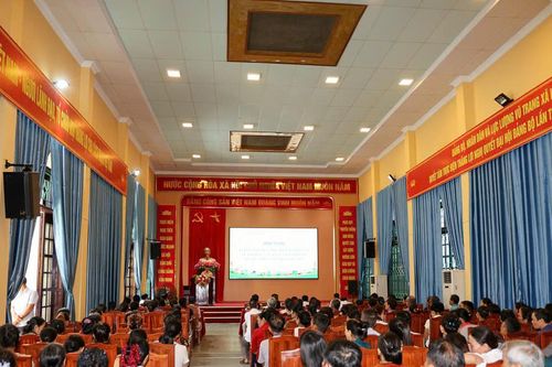 Hà Nội: Tập huấn an toàn giao thông đường thủy cho hàng trăm lái đò chùa Hương