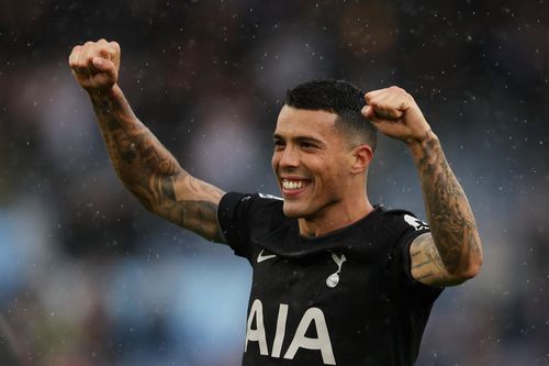Tottenham áp sát ngôi đầu