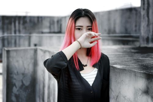 Cô gái 20 tuổi trả giá đắt vì nhuộm tóc liên tục