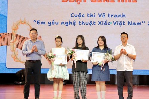 Trao giải cuộc thi vẽ tranh 'Em yêu nghệ thuật xiếc Việt Nam 2025'