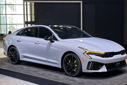 KIA K5 tháng 10.2025: Sedan hạng D giá tốt 'FULL' công nghệ