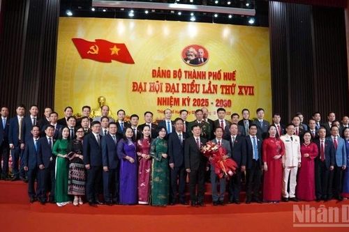 Ban Chấp hành Đảng bộ thành phố Huế khóa XVII ra mắt, nhận nhiệm vụ