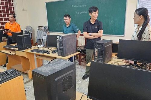 Nhiều hộ dân ở Thanh Hóa còn bị ngập nước