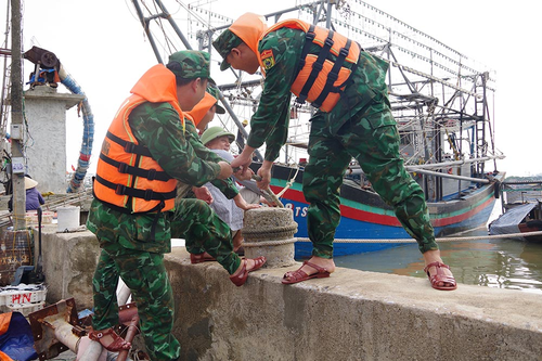 Nghệ An: Chật vật tìm nơi neo đậu tàu, thuyền