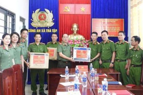 Khi Công an chính quy về xã