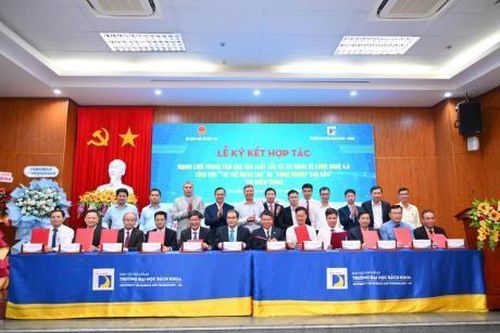 Ký kết hợp tác Mạng lưới đào tạo xuất sắc AI và bán dẫn