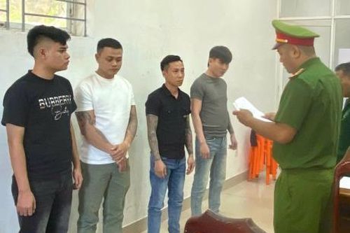 Khởi tố nhóm đối tượng Gây rối trật tự công cộng và Cố ý gây thương tích