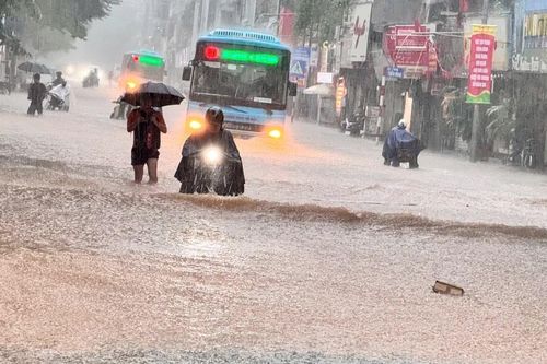 Dự báo bão số 11 Matmo gây mưa lớn trên diện rộng, Hà Nội có mưa vừa đến mưa to từ gần sáng 6/10 cho đến hết 7/10