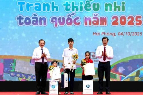 Sắc màu tuổi thơ hội tụ tại Triển lãm tranh thiếu nhi toàn quốc 2025