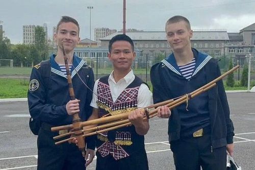 Cùng trò nội trú vun đắp nét đẹp văn hóa các dân tộc
