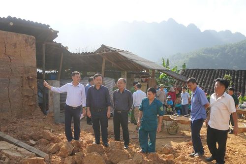 Lào Cai: Sập tường trong lúc tháo dỡ nhà, 2 người chết, 1 người bị thương