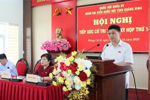 Phó Chủ tịch Quốc hội Vũ Hồng Thanh tiếp xúc cử tri tại Quảng Ninh
