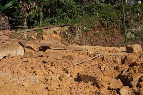 Đổ tường khi dỡ nhà, 2 người ở Lào Cai tử vong tại chỗ
