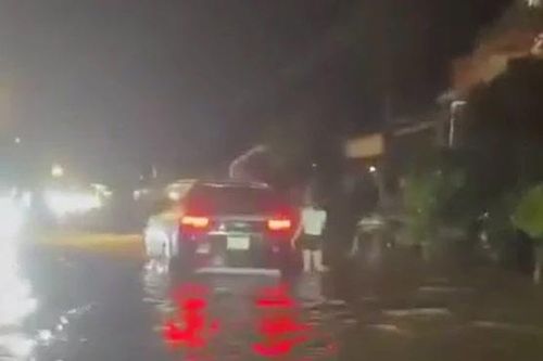 Vụ chủ tịch xã bị ô tô tông tử vong: Nữ tài xế khai có ngồi nhậu với bạn bè