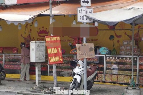 Bánh trung thu 30.000 đồng không ai ngó, bánh 800.000 đồng tấp nập người mua