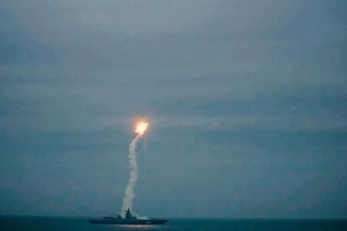 Nga phản ứng khi bị tố chĩa vũ khí vào tàu chiến của nước thành viên NATO