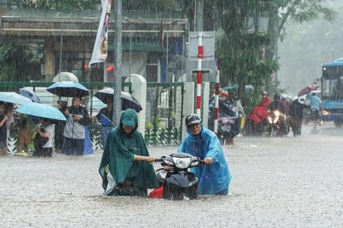 Bão số 11 Matmo khả năng đi vào Quảng Ninh, Hà Nội liệu có xảy ra mưa lụt?