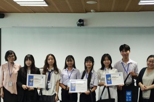Nữ sinh trường Phan chia sẻ hành trình dự án 'Mảnh vá xanh' được chọn tham dự Liên hoan Thanh thiếu niên Quốc tế về biến đổi khí hậu
