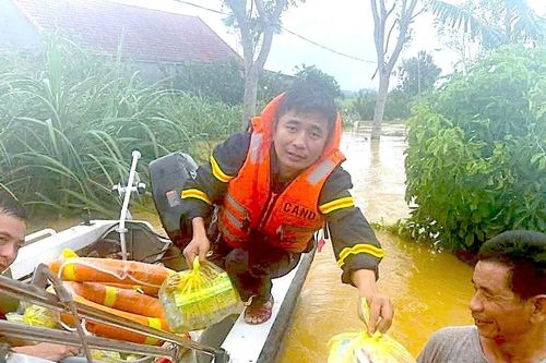 Sức mạnh '4 tại chỗ' và sự đoàn kết giúp bà con vùng cao Nghệ An vượt qua khó khăn sau bão số 10