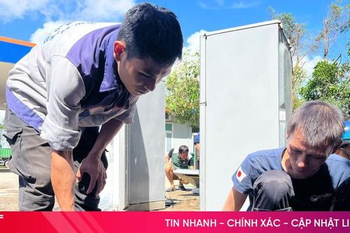 Sửa chữa miễn phí các thiết bị điện cho người dân Hà Tĩnh