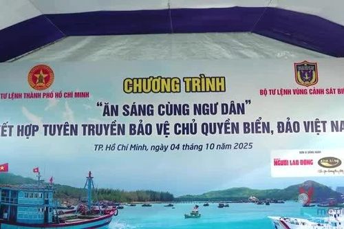 Sự kiện 'ăn sáng cùng ngư dân' đặc biệt trên tàu Kiểm ngư 290