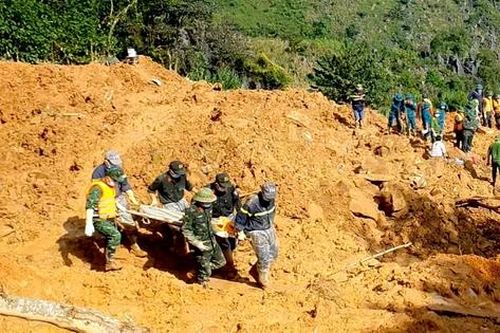 Tìm thấy thi thể 2 cháu bé trong vụ sạt lở tại xã Lũng Cú