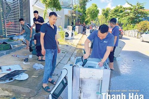 'Đơn giản là, thấy bà con cần thì mình đến giúp...'