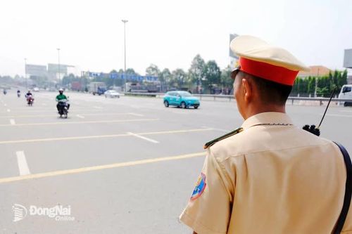 Siết chặt an toàn giao thông, giữ vững mạch kết nối