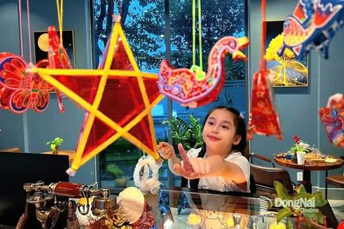 Quán cà phê tại Đồng Nai 'khoác áo' trung thu, tìm về ký ức tuổi thơ