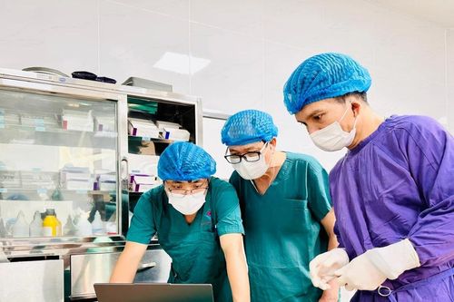 Bệnh viện Chợ Rẫy hỗ trợ Bệnh viện Hùng Vương Gia Lai phẫu thuật các ca bệnh khó