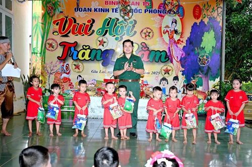 Đoàn Kinh tế-Quốc phòng 74 và 715 tổ chức Tết Trung thu cho hơn 6.000 thiếu nhi