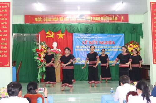 Xóa hủ tục, xây dựng nếp sống văn minh